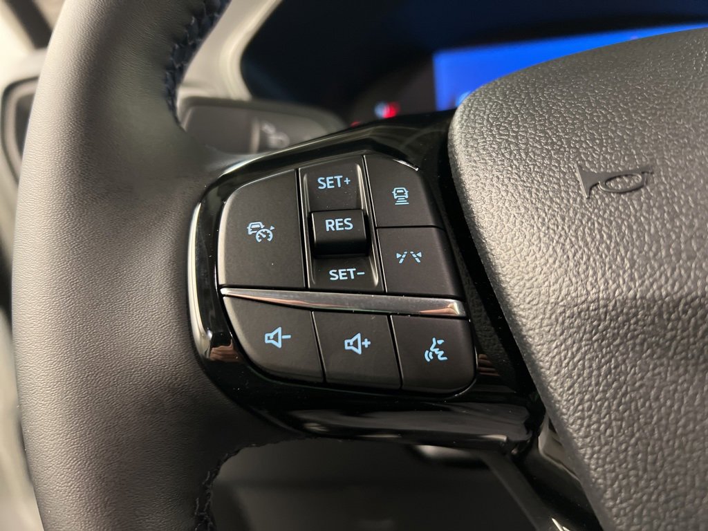 New 2025 Ford Escape SE image 17