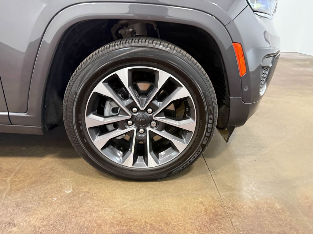 Used 2024 Jeep Grand Cherokee L Overland w/ Trailer Tow Package image 92