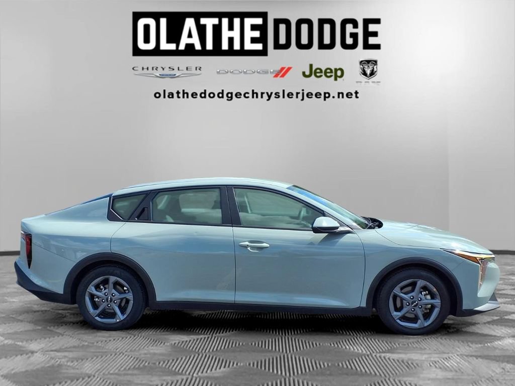 Used 2025 Kia K4 FWD image 29