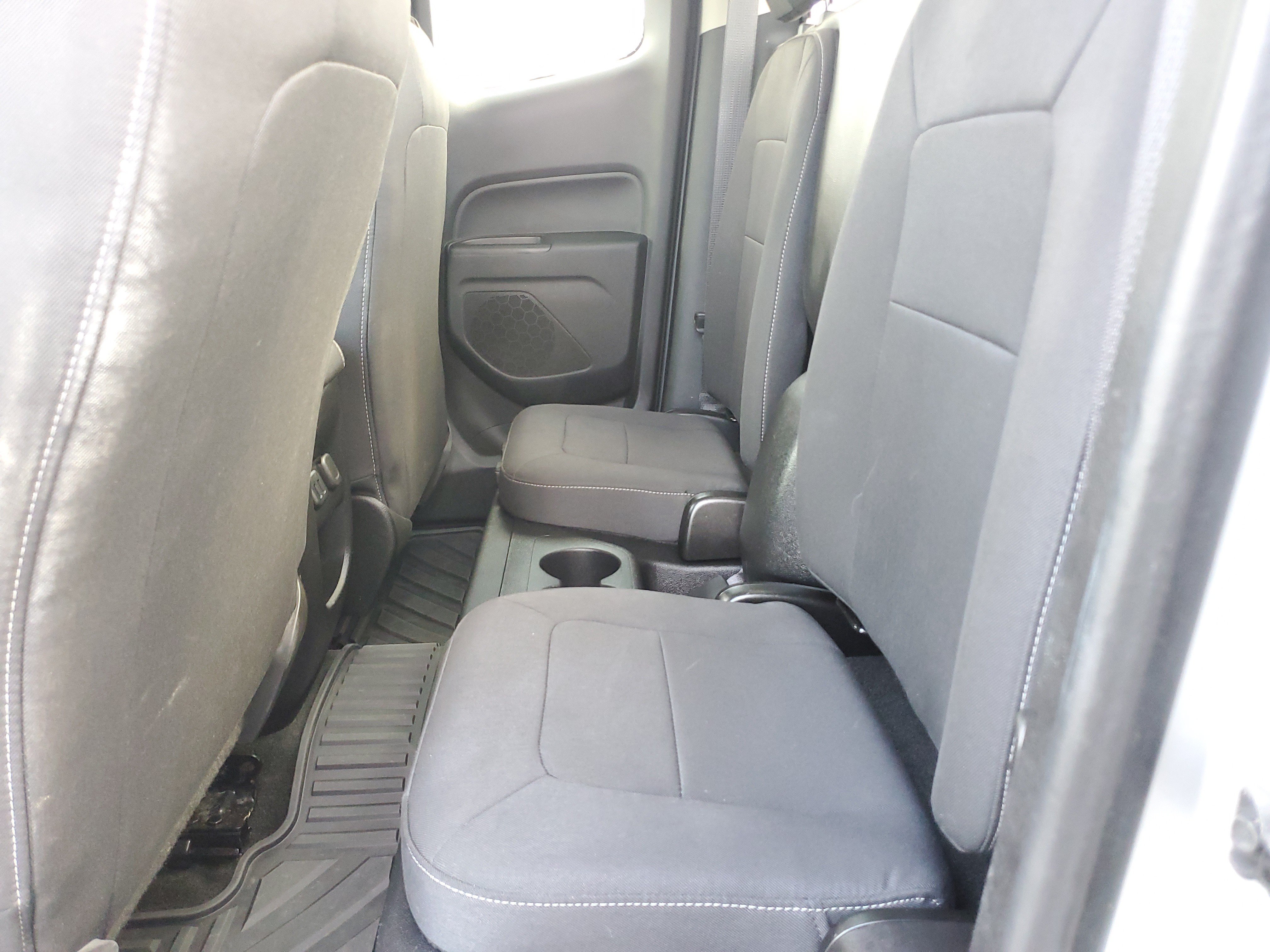 Used 2017 Chevrolet Colorado LT w/ LT Convenience Package RWD image 11