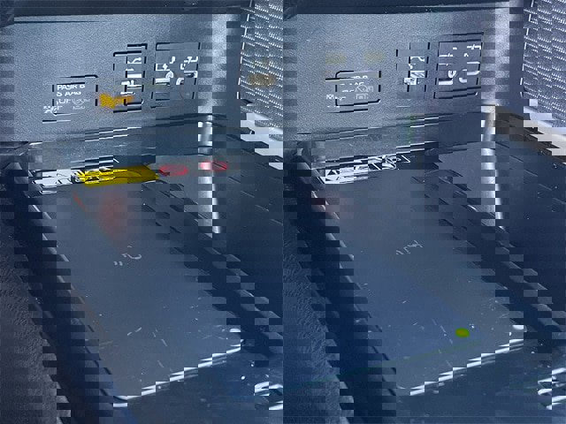 Used 2025 Toyota Camry SE image 21