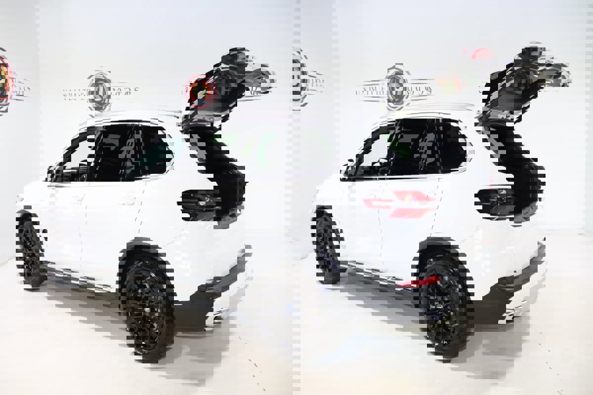 Used 2024 BMW X5 xDrive50e image 26