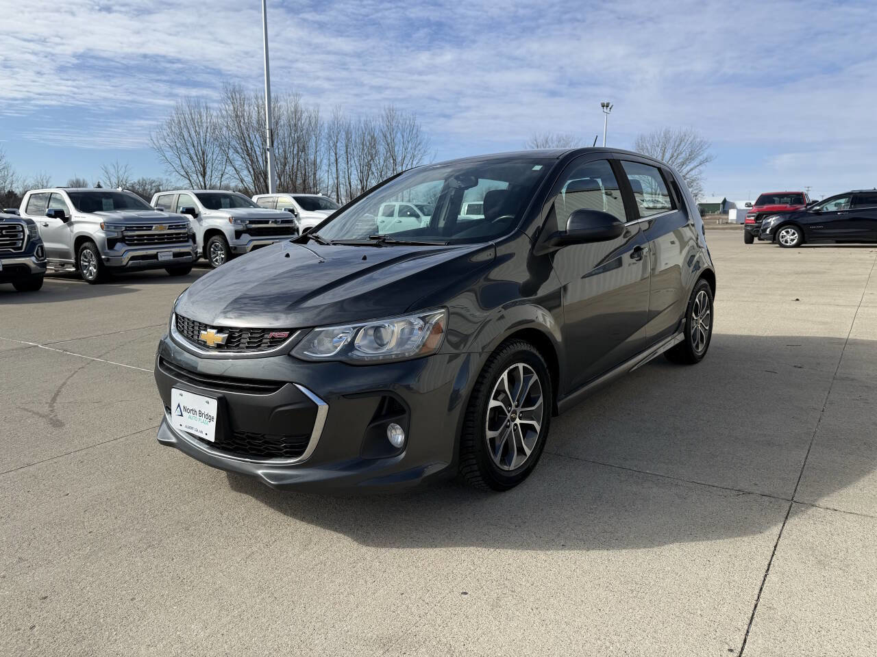 Used 2017 Chevrolet Sonic LT w/ Convenience Package FWD image 2