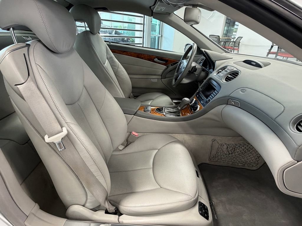 Used 2007 Mercedes-Benz SL 550 image 16
