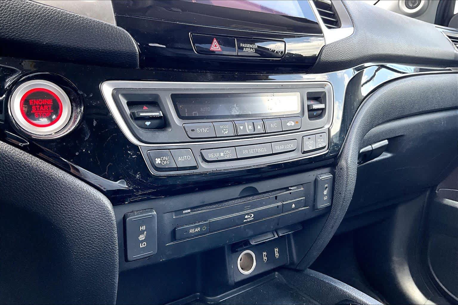 Used 2018 Honda Pilot Touring image 34