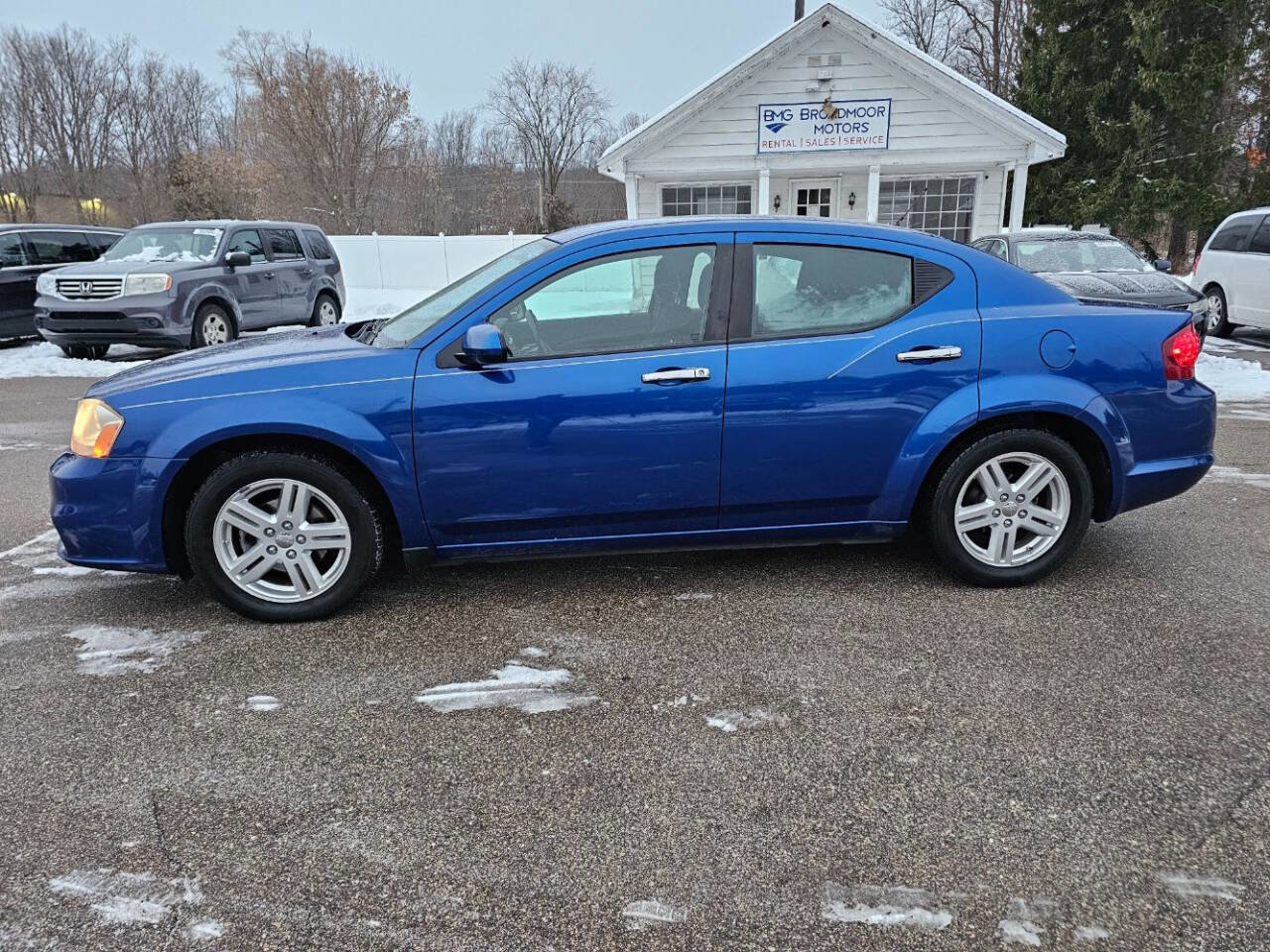 Used 2014 Dodge Avenger SXT image 2