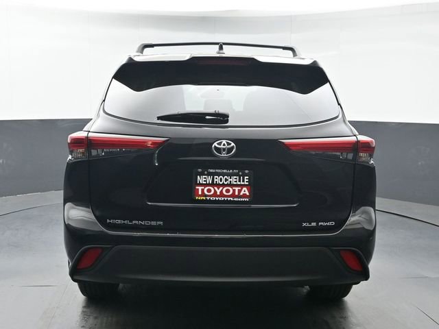 Used 2023 Toyota Highlander XLE AWD/4WD image 5