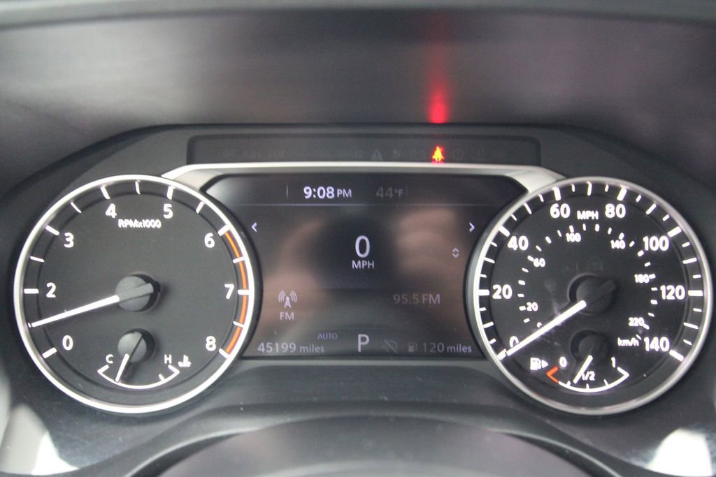 Used 2024 Nissan Rogue SV image 40