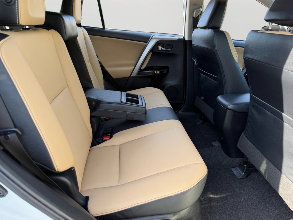 Used 2018 Toyota RAV4 Limited AWD/4WD image 9