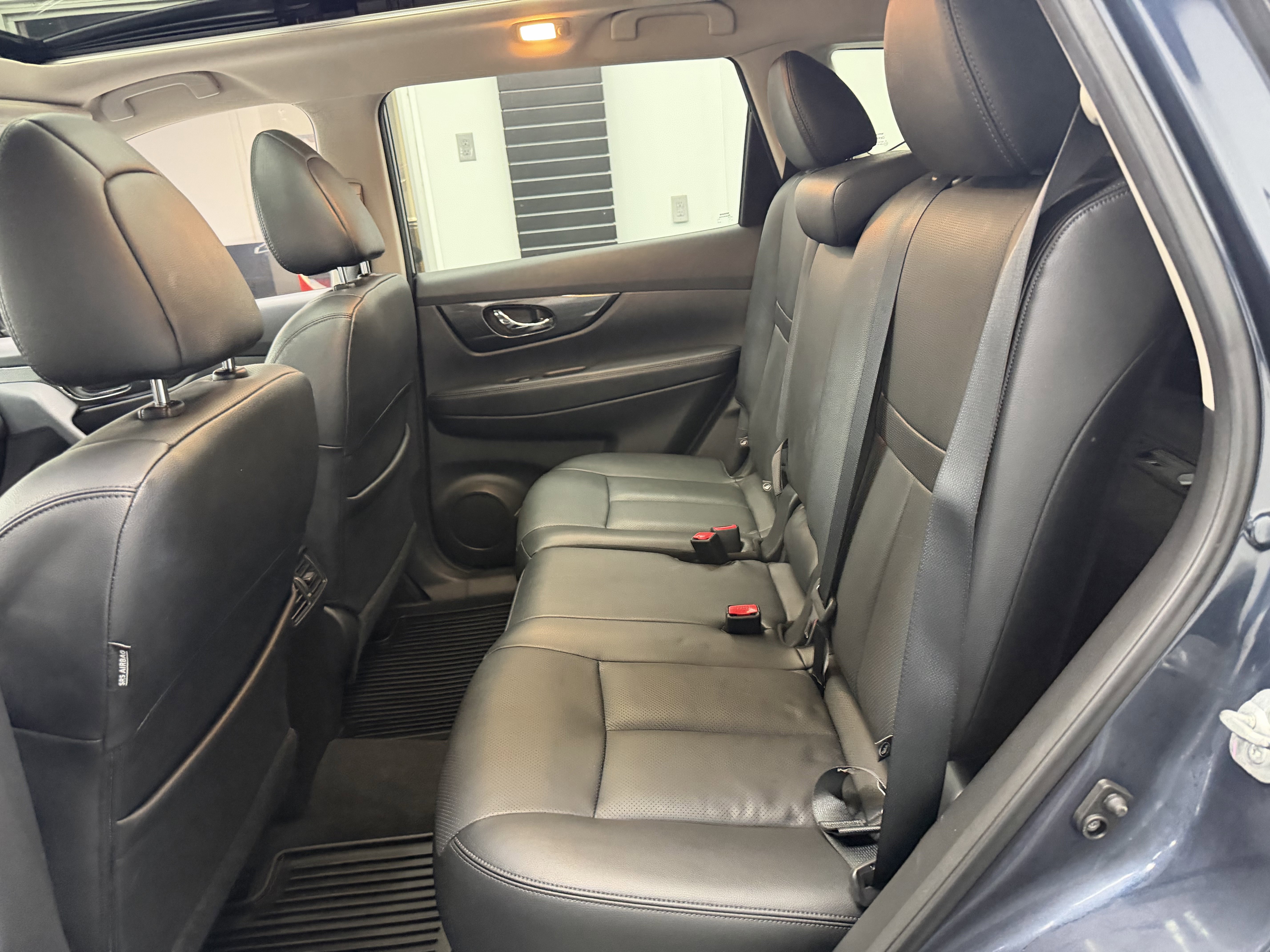 Used 2015 Nissan Rogue SL image 26