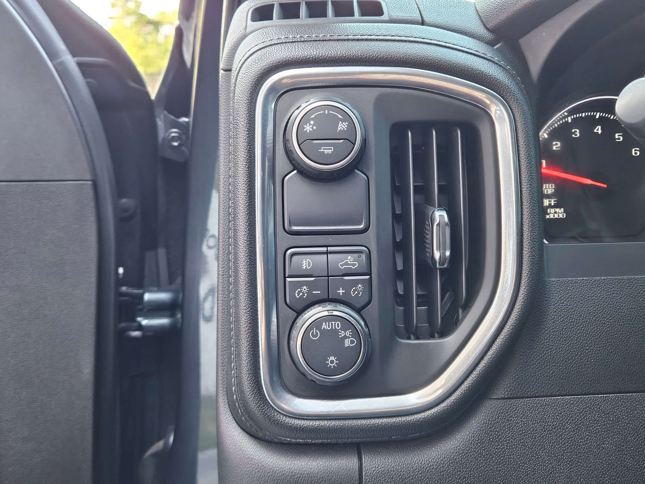 Used 2019 Chevrolet Silverado 1500 RST w/ All-Star Edition image 19