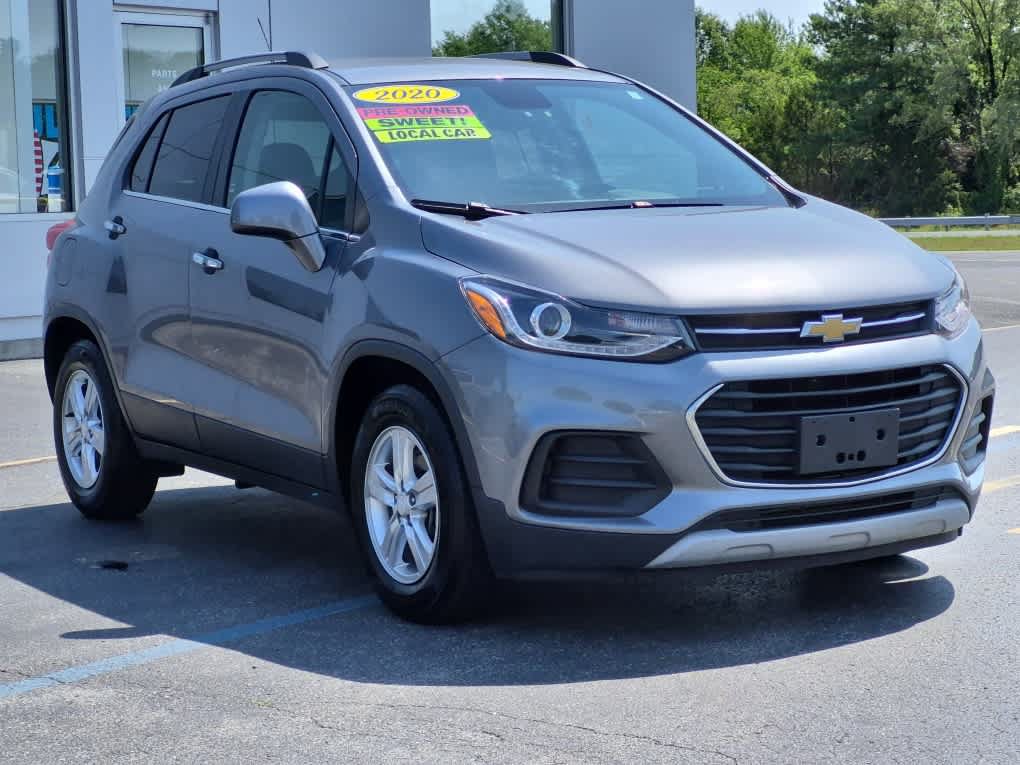 Used 2020 Chevrolet Trax LT w/ LT Convenience Package FWD image 2