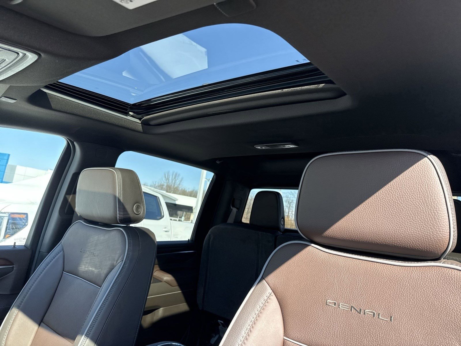 Used 2024 GMC Sierra 3500 Denali w/ Denali Reserve Package image 19