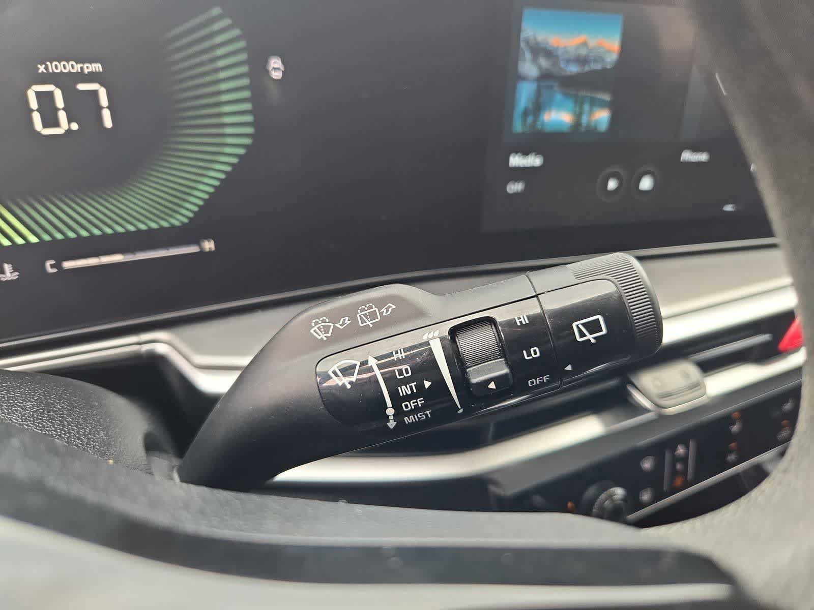 Certified 2024 Kia Sorento LX FWD image 23