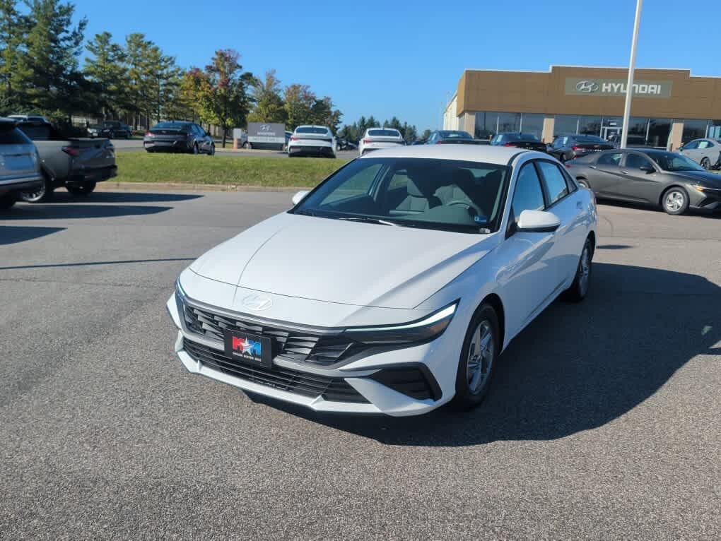New 2026 Hyundai Elantra SE FWD image 12