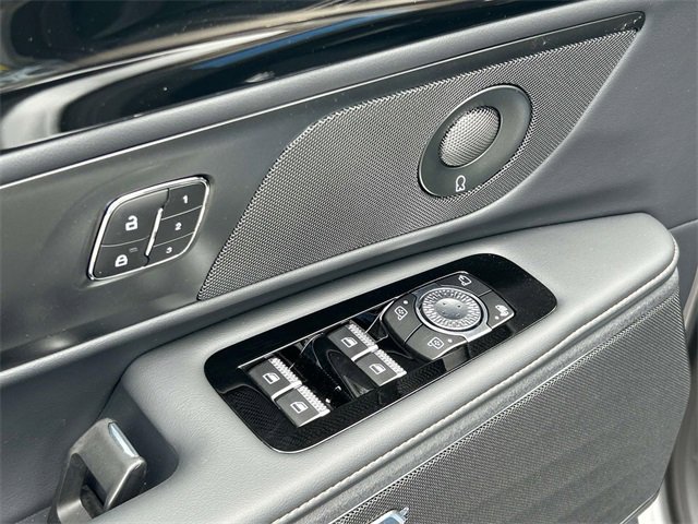 New 2025 Lincoln Nautilus Premier w/ Equipment Group 102A image 18