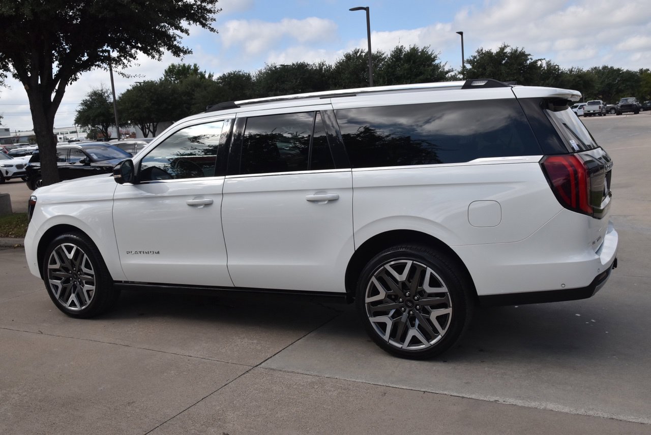 Used 2025 Ford Expedition Max Platinum w/ Platinum Ultimate Package AWD/4WD image 11