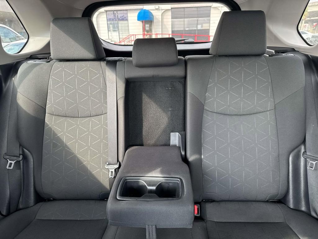 Used 2024 Toyota RAV4 XLE image 39