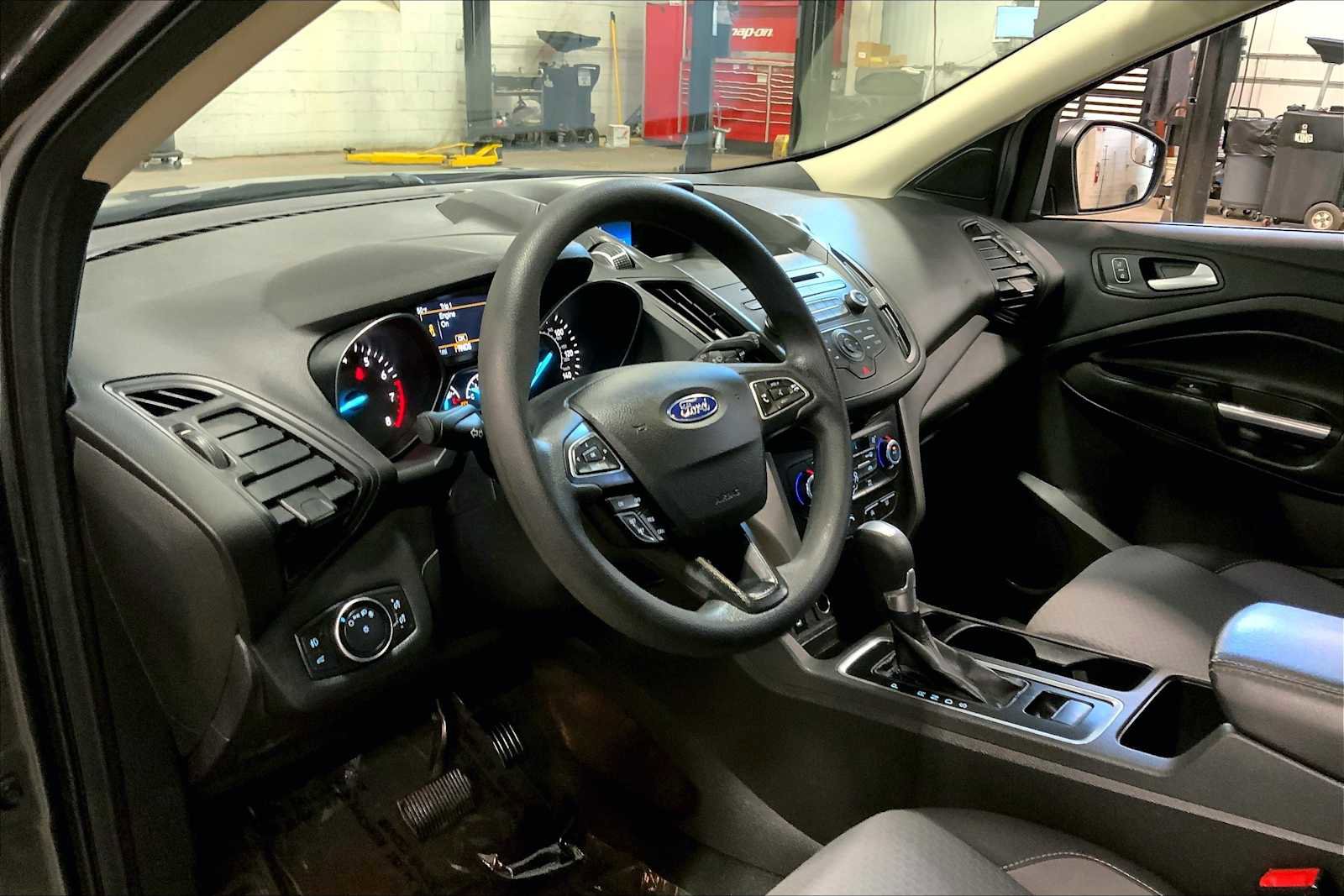 Used 2017 Ford Escape SE image 17