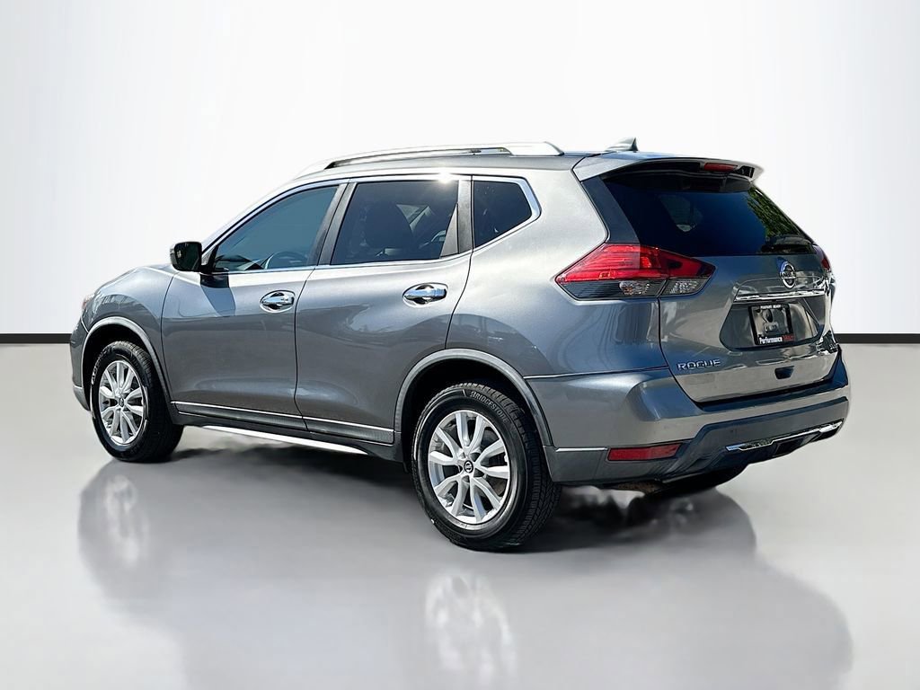 Used 2017 Nissan Rogue SV image 6