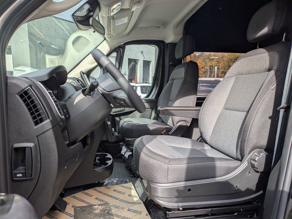 New 2025 RAM ProMaster 2500 w/ Quick Order Package 22G SLT image 13