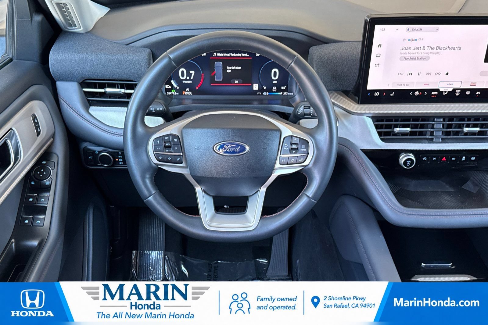 Used 2025 Ford Explorer Active AWD/4WD image 17