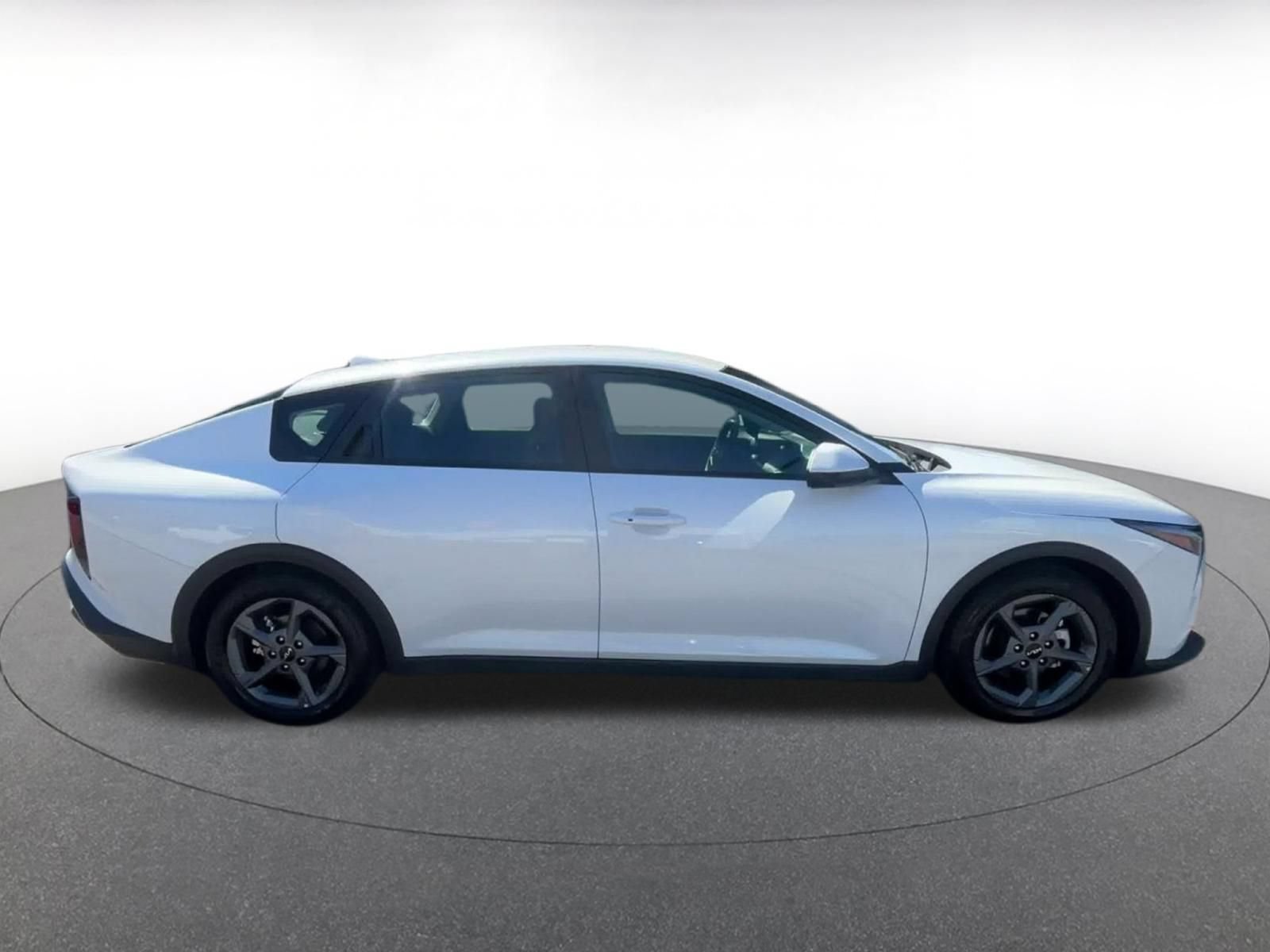 Used 2025 Kia K4 FWD image 15