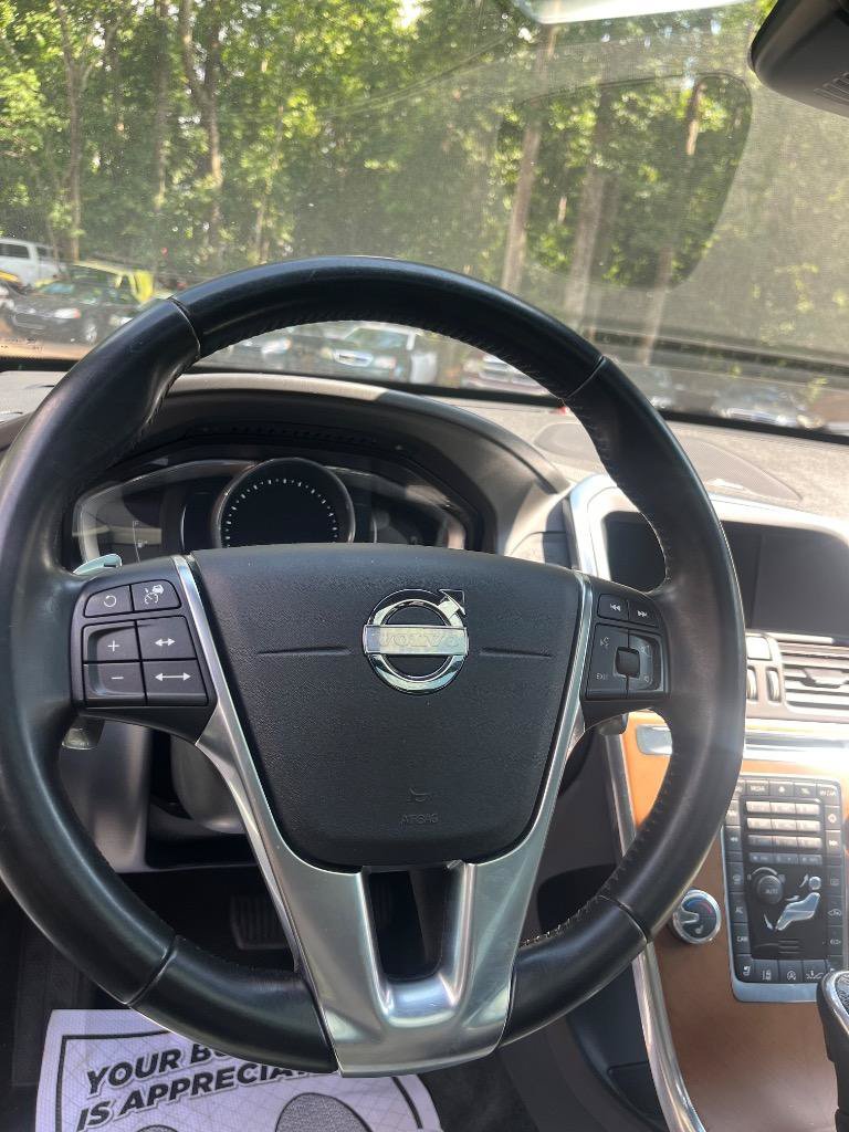 Used 2015 Volvo XC60 T6 Platinum FWD image 19
