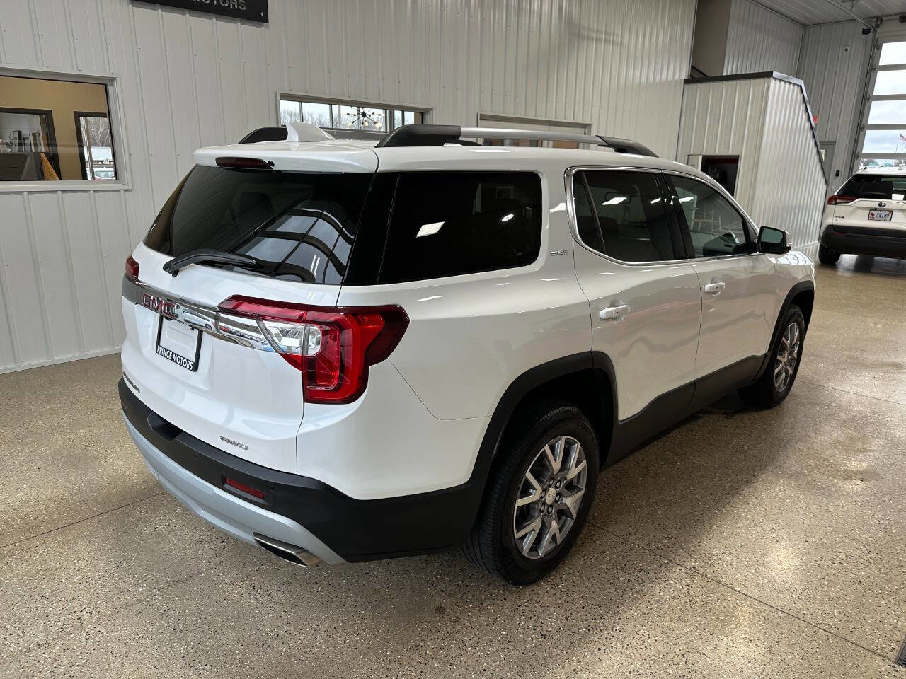 Used 2021 GMC Acadia SLT image 14