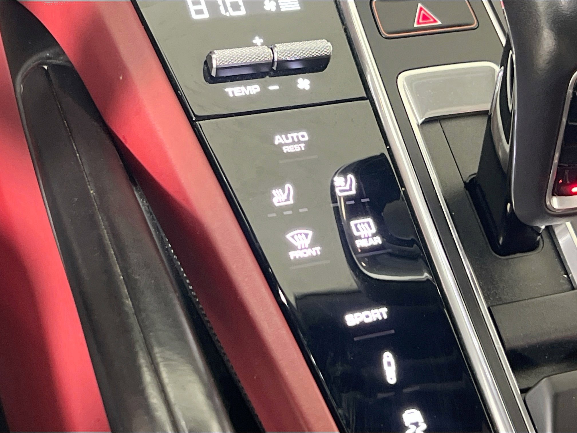 Used 2020 Porsche Cayenne Turbo image 19