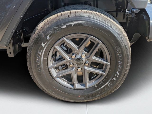 New 2025 Jeep Gladiator Sport image 9