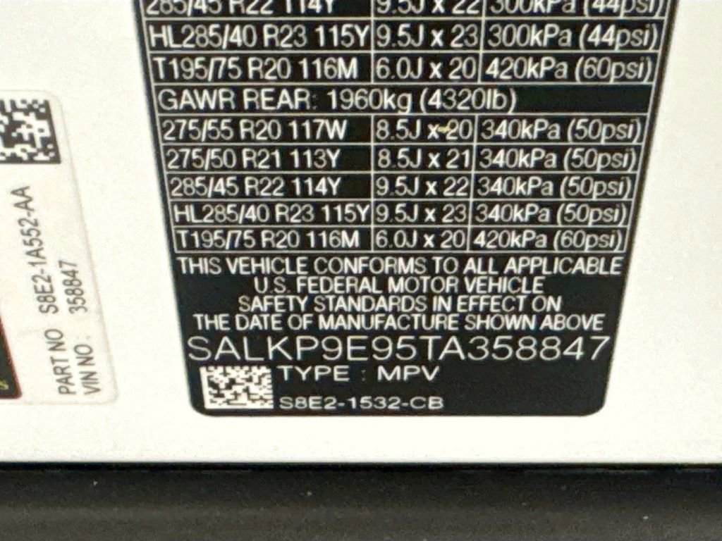 New 2026 Land Rover Range Rover SE image 32