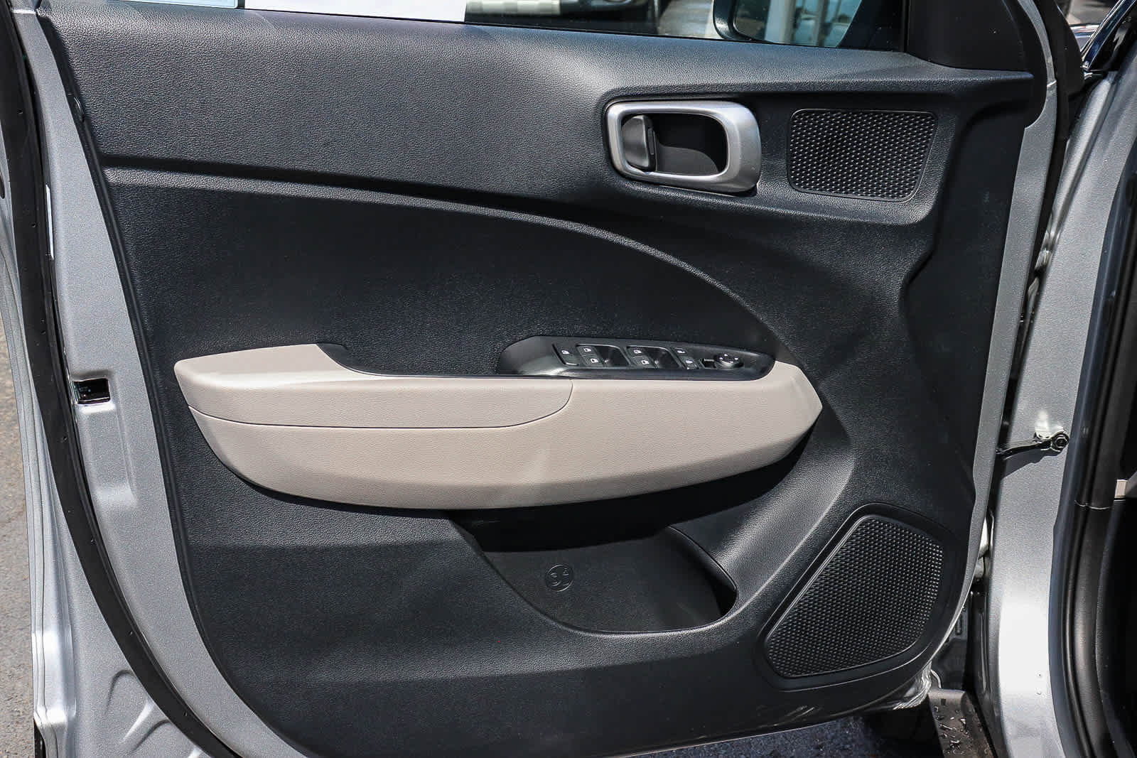 New 2026 Hyundai Venue SEL FWD image 25