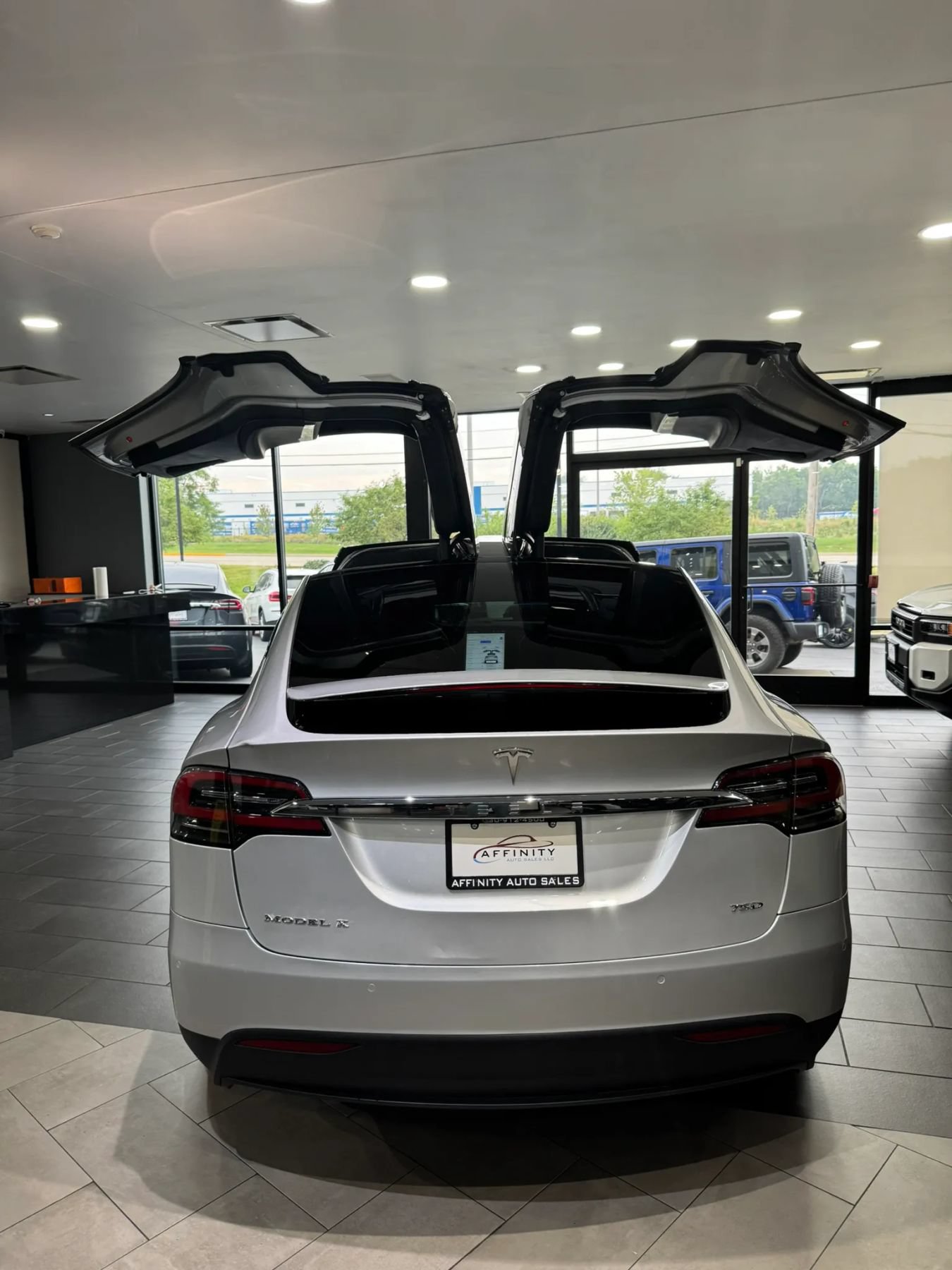 Used 2018 Tesla Model X 75D AWD/4WD image 7