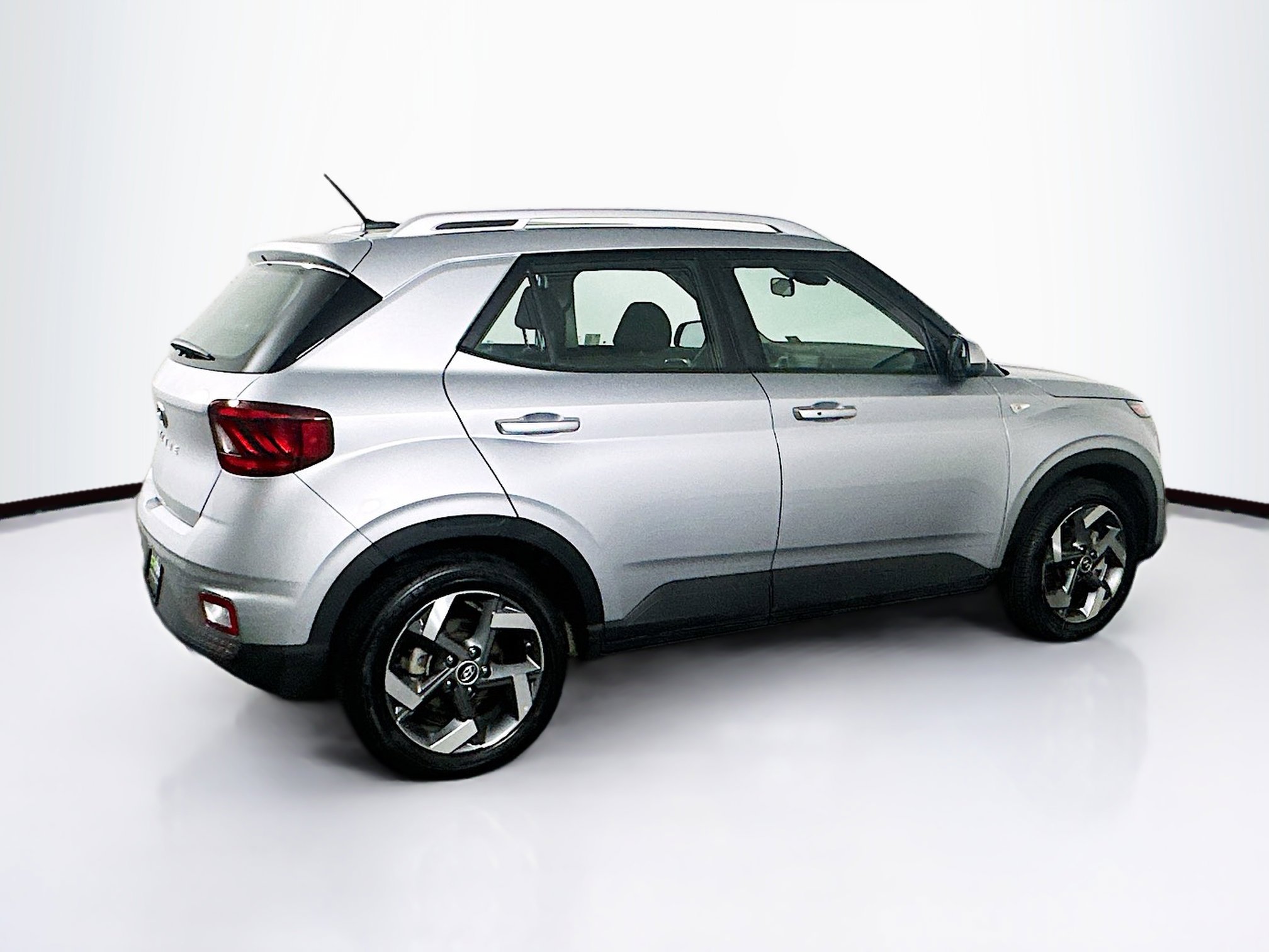 Used 2025 Hyundai Venue SEL image 10