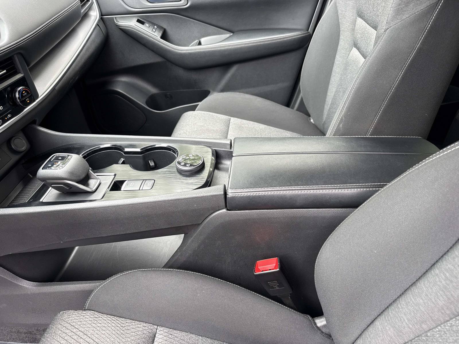 Used 2025 Nissan Rogue SV AWD/4WD image 21