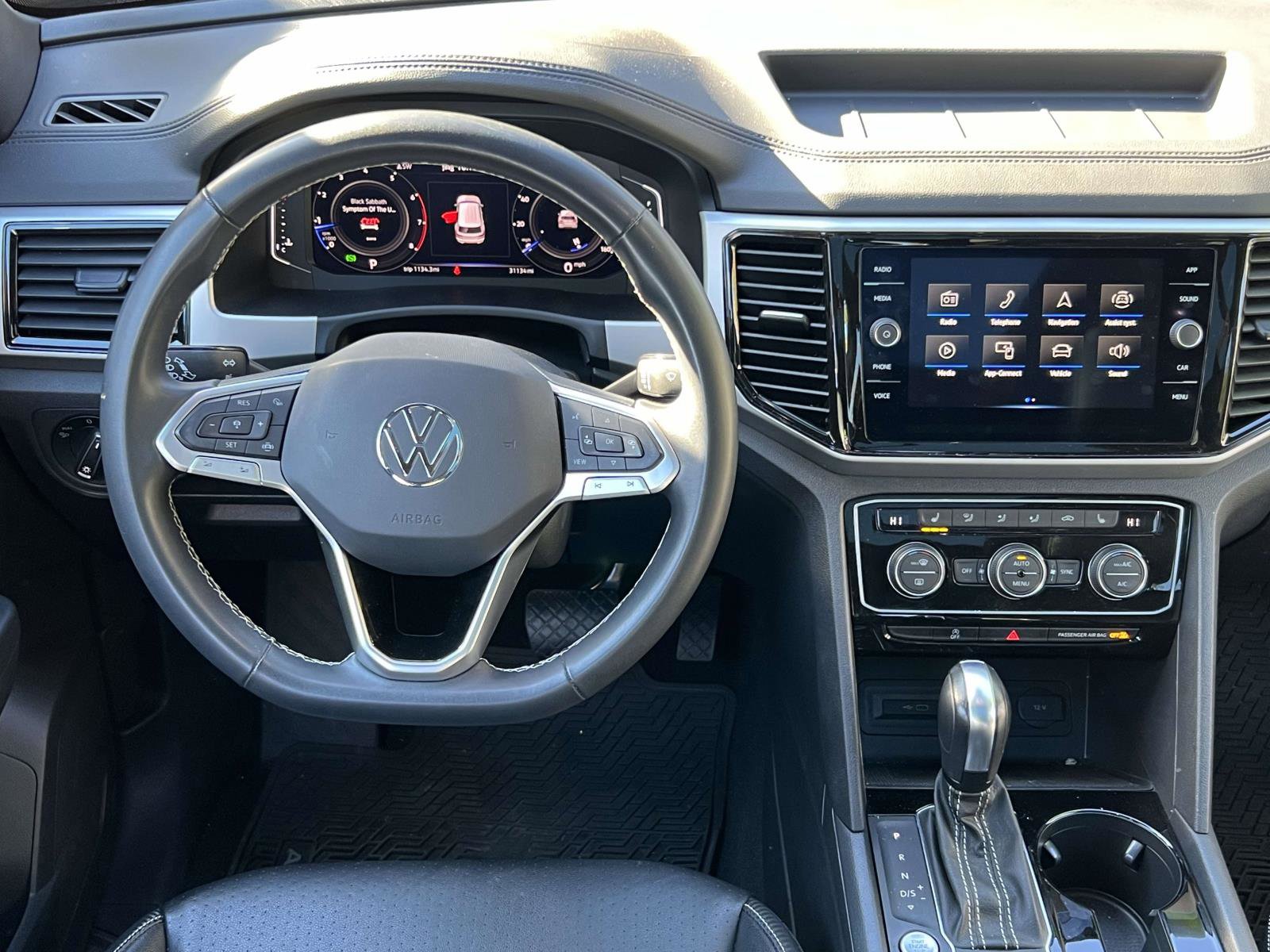 Used 2022 Volkswagen Atlas Cross Sport SE image 30