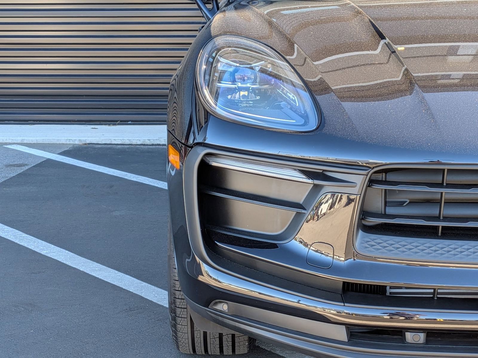 Certified 2025 Porsche Macan image 12