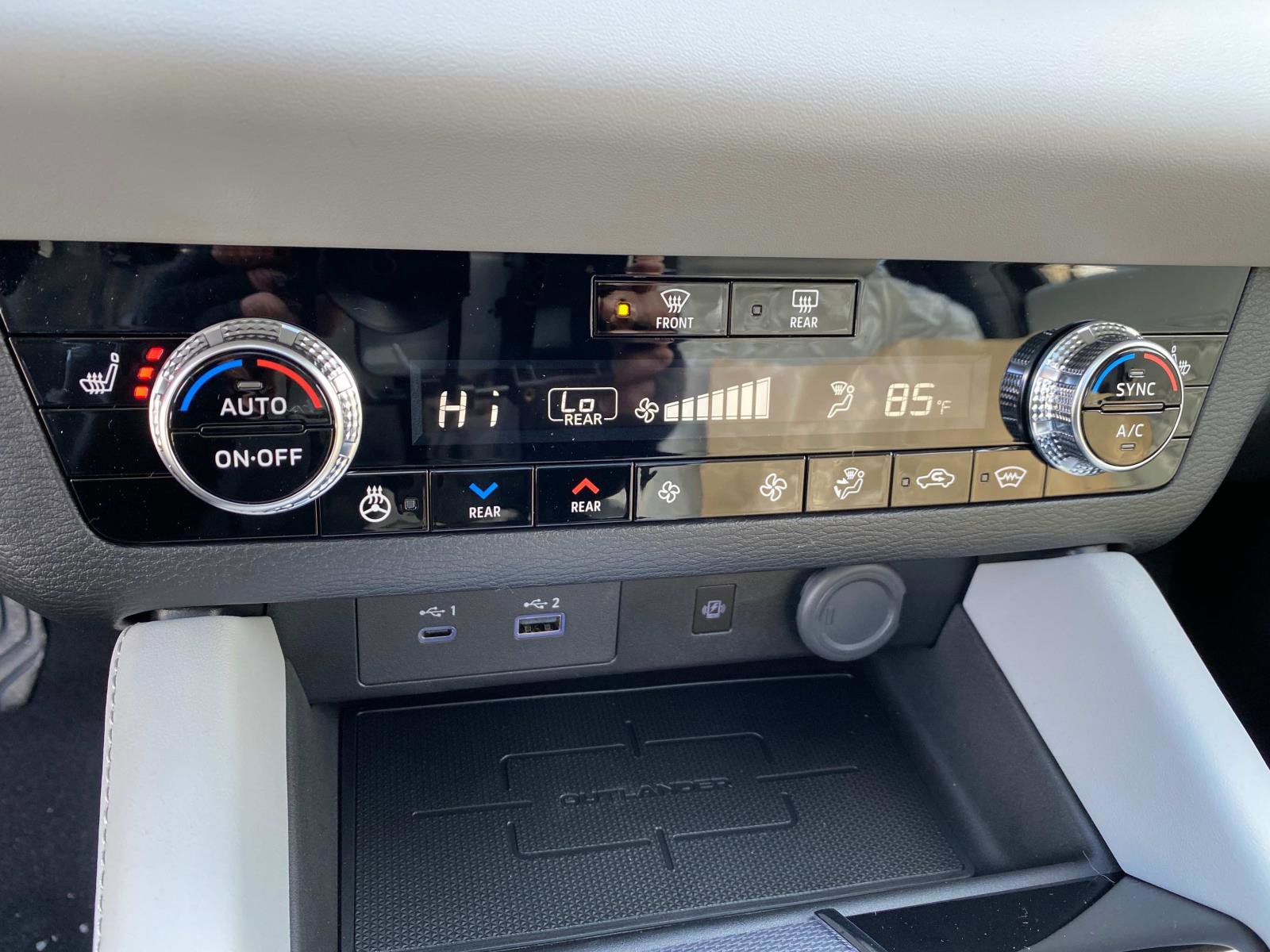 New 2025 Mitsubishi Outlander 4WD Plug-In Hybrid image 12