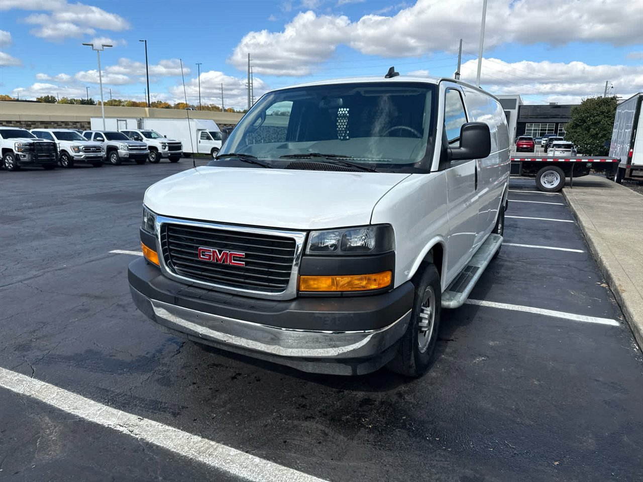 Used 2024 GMC Savana 2500 w/ Driver Convenience Package image 4