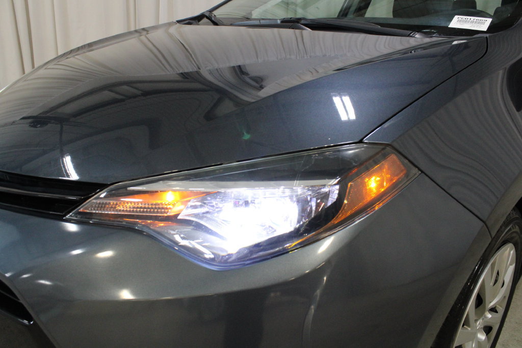 Used 2018 Toyota Corolla LE FWD image 33