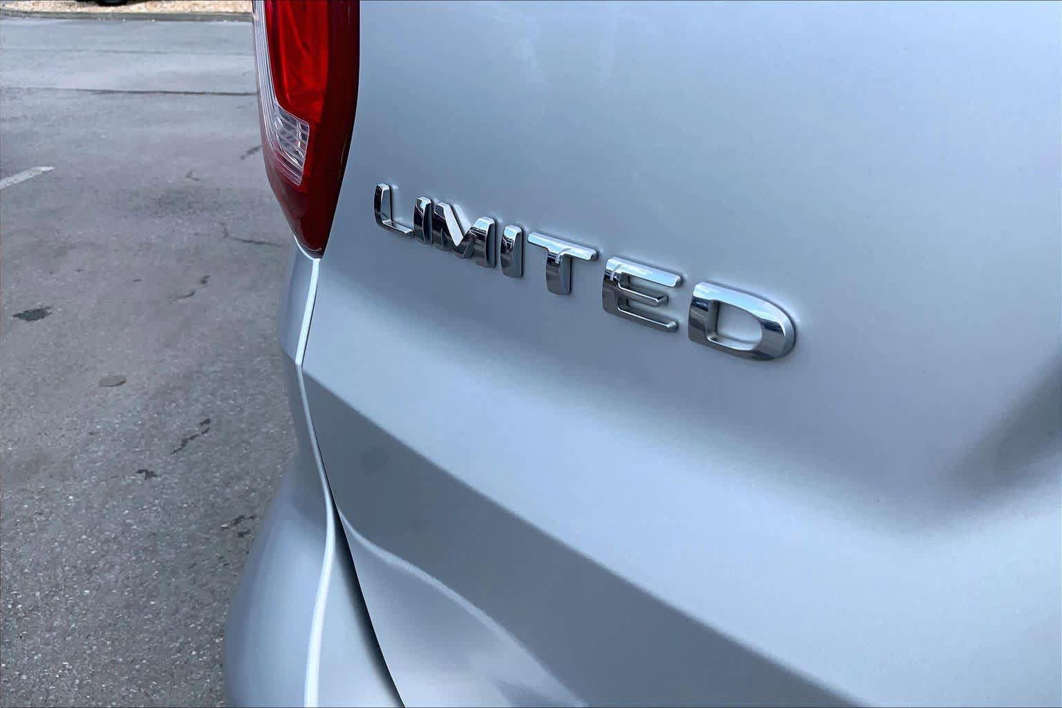 Used 2018 Ford Explorer Limited AWD/4WD image 10