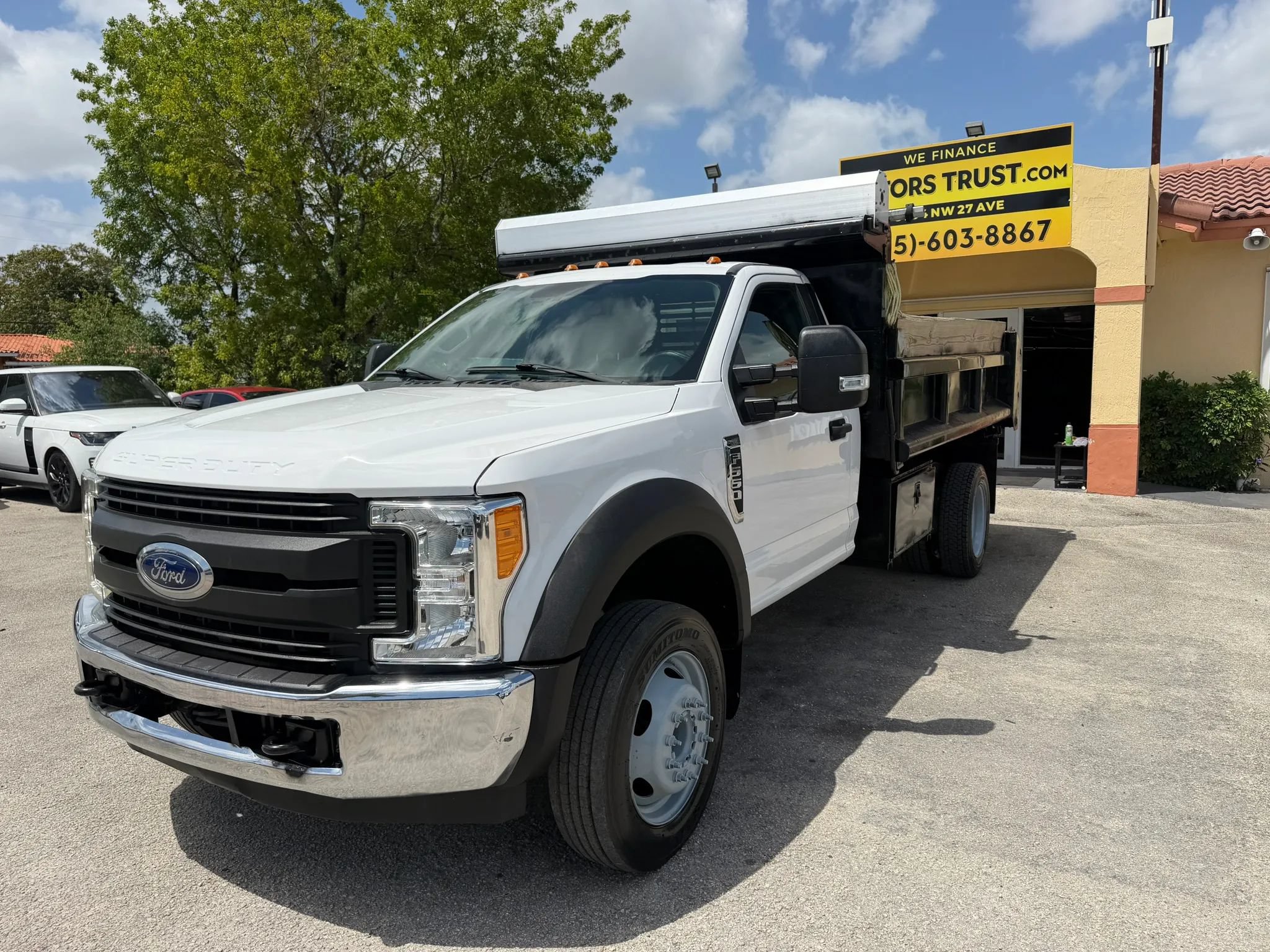 Used 2017 Ford F550 2WD Regular Cab Super Duty image 9
