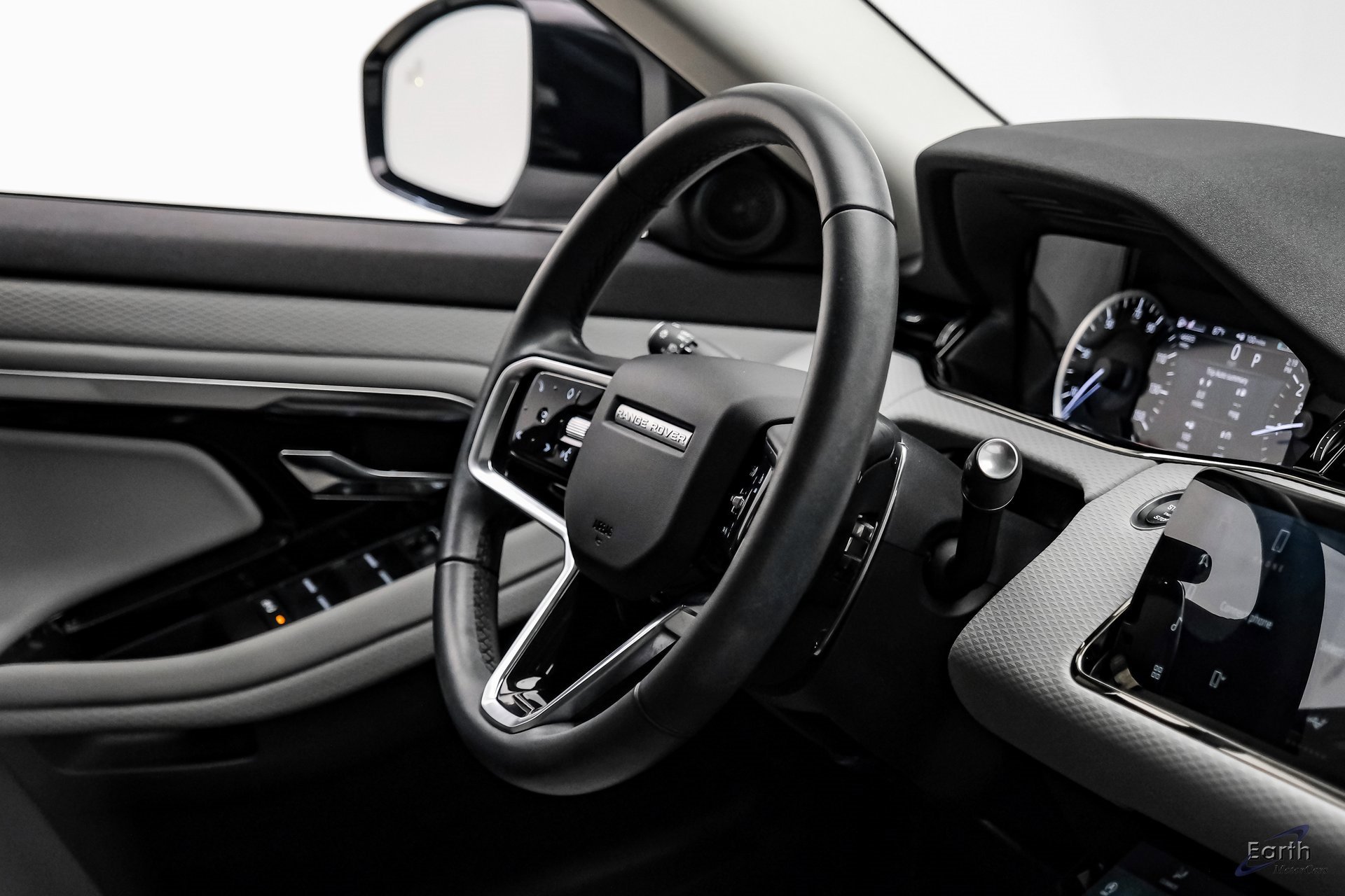 Used 2023 Land Rover Range Rover Evoque R-Dynamic S image 41