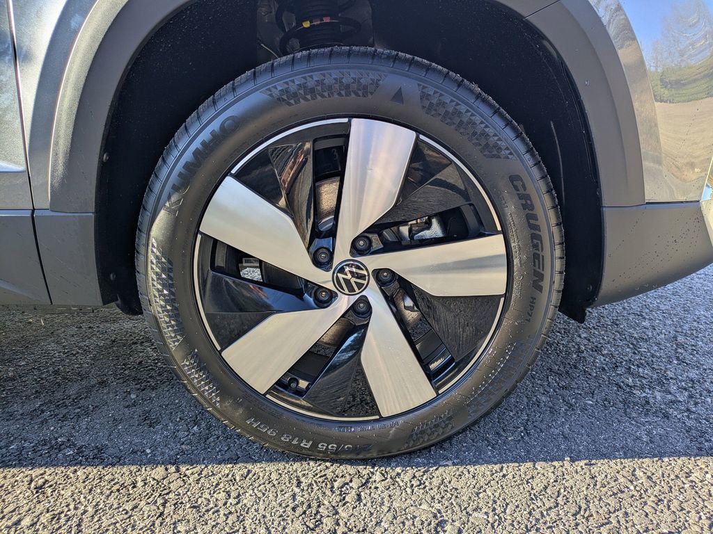 New 2026 Volkswagen Taos S image 11