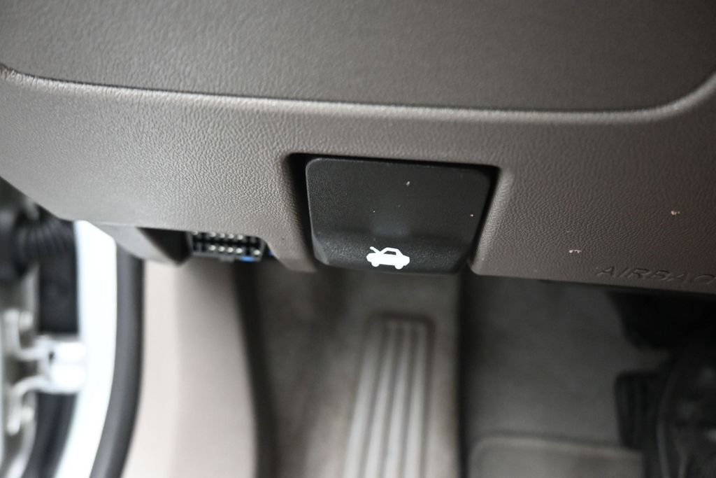 Used 2022 Chevrolet Malibu LT FWD image 25