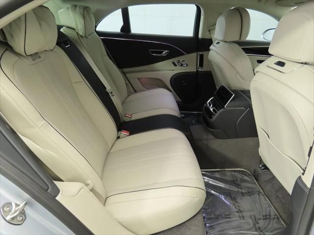 Used 2025 Bentley Flying Spur Plug-In Hybrid AWD/4WD image 22