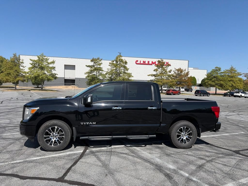 Used 2021 Nissan Titan SV w/ SV Convenience Package AWD/4WD image 5