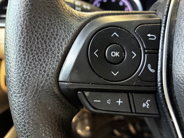 Used 2019 Toyota Camry LE FWD image 18