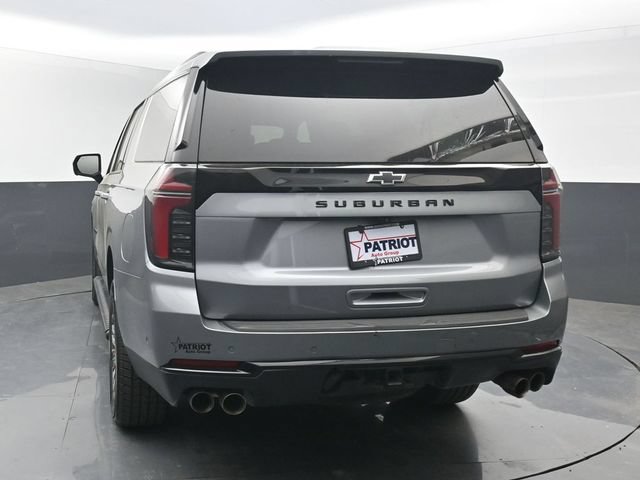 Used 2025 Chevrolet Suburban Z71 AWD/4WD image 4